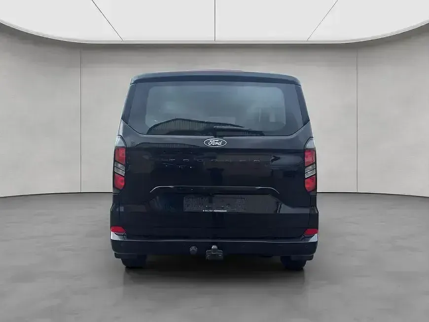 Gebraucht Ford Tourneo Custom Titanium 136 PS (100 kW) 2024 Schwarz Van