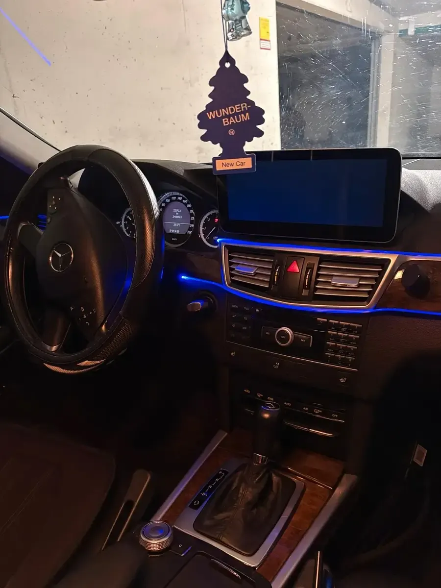 Gebraucht Mercedes E220 170 PS (125 kW) 2011 Schwarz Kombi