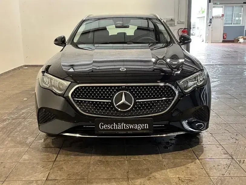 Second-hand Mercedes E220 Avantgarde 197 CP (144 kW) 2026 Negru