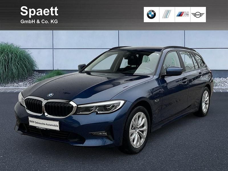 Gebraucht BMW 330e Advantage 292 PS (214 kW) 2022 Phytonicblau Kombi