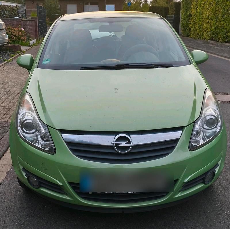 Grün Gebraucht 2009 Opel Corsa Kleinwagen | 4.300 € (Etwas zu teuer) - Bild 1/3