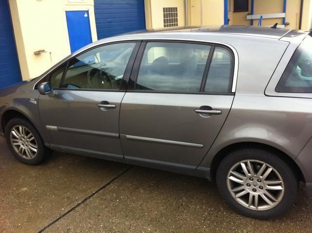 Gebraucht Renault Vel Satis 163 PS (119 kW) 2002 Grau metallic Kleinwagen