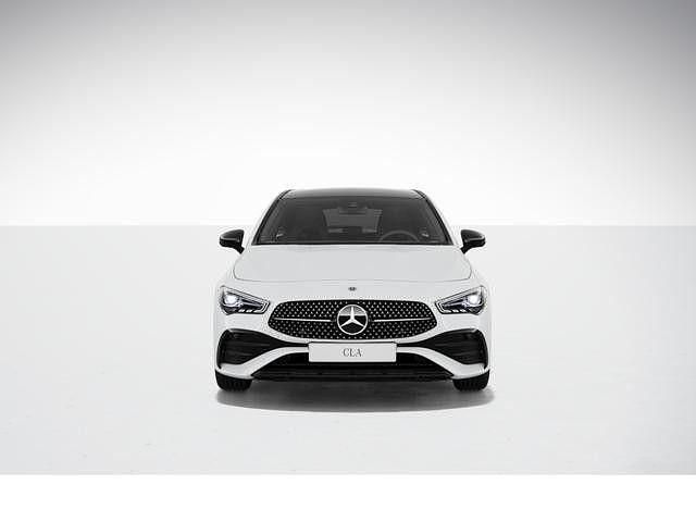 Weiß Gebraucht 2024 Mercedes CLA220 Shooting Brake Night Kombi | 39.579 € (Teuer) - Bild 1/4