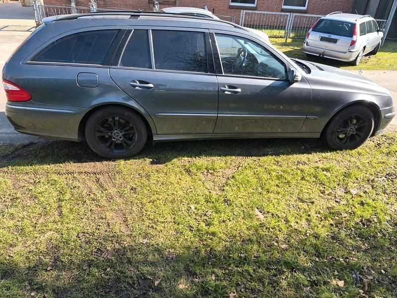 Gebraucht Mercedes E320 Avantgarde 224 PS (164 kW) 2005 Silber Kombi