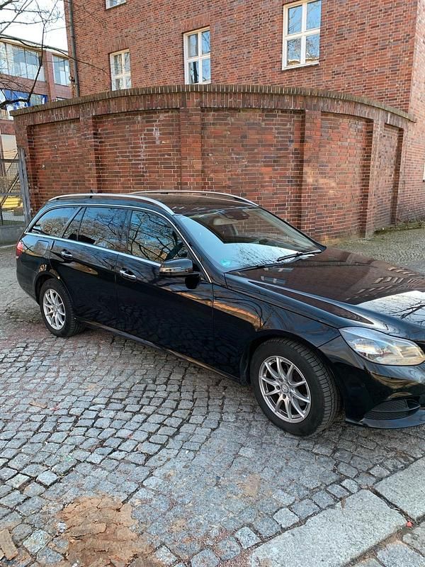 Gebraucht Mercedes 220 177 PS (130 kW) 2015 Schwarz Kombi