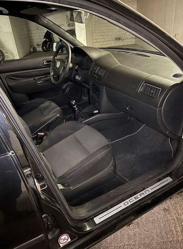 Gebraucht VW Golf IV 75 PS (55 kW) 2003 Schwarz Kleinwagen