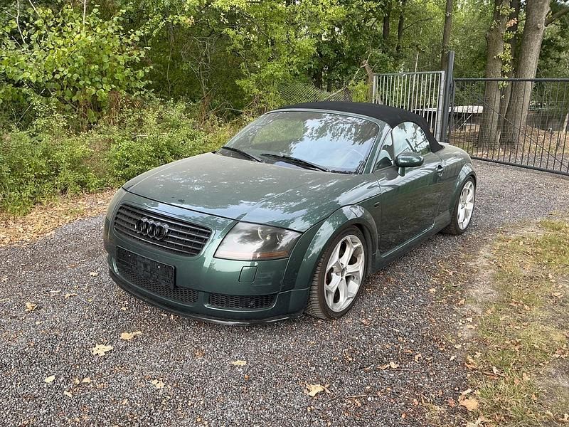 Grün Gebraucht 2001 Audi TT Roadster Cabrio | 3.450 € (Guter Preis) - Bild 1/4
