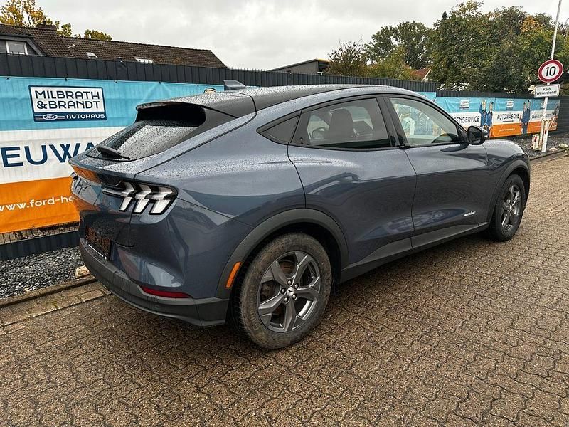 Gebraucht Ford Mustang Mach-E Basis 197 kW (269 PS) 2021 Blau SUV