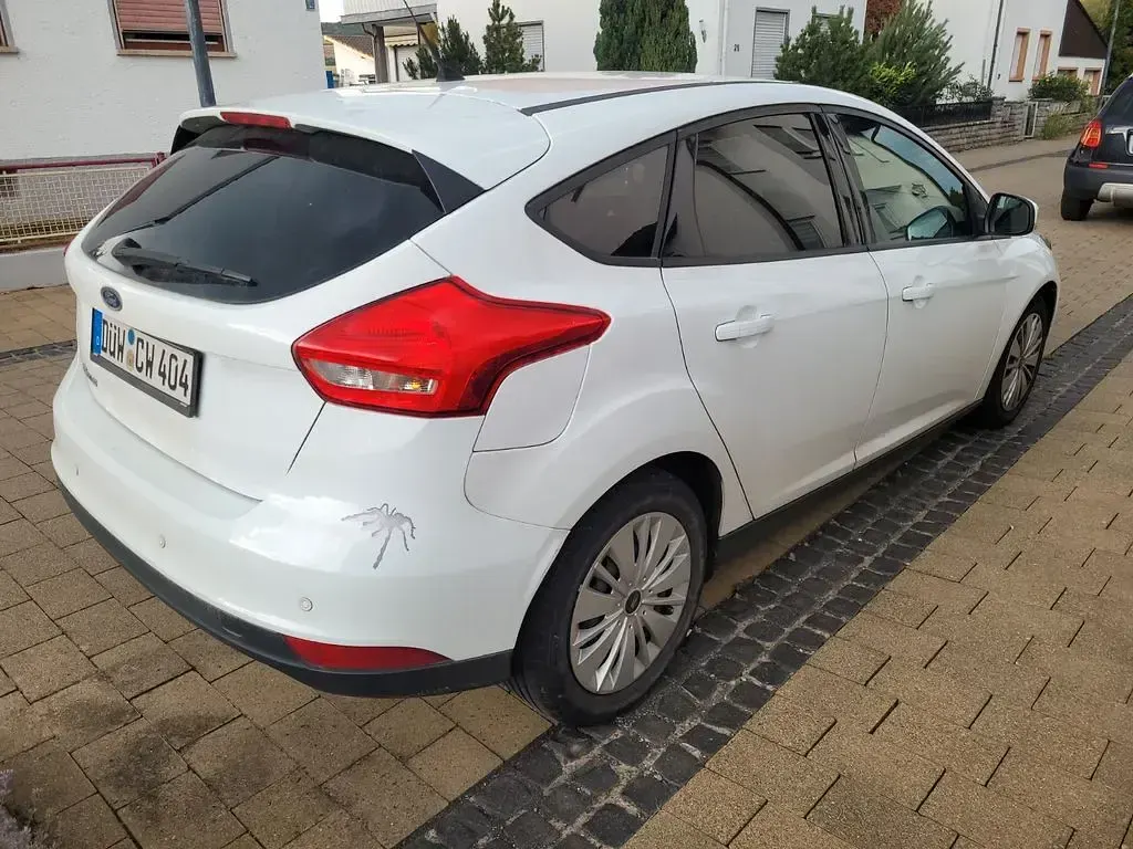 Gebraucht Ford Focus Trend 95 PS (69 kW) 2015 Weiß Limousine