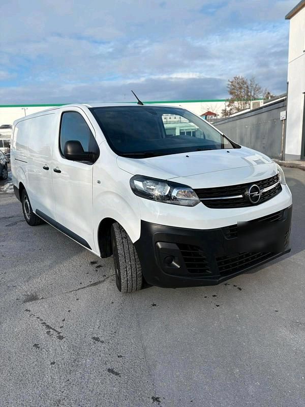 Gebraucht Opel Vivaro 144 PS (105 kW) 2022 Weiß Van / Kleinbus