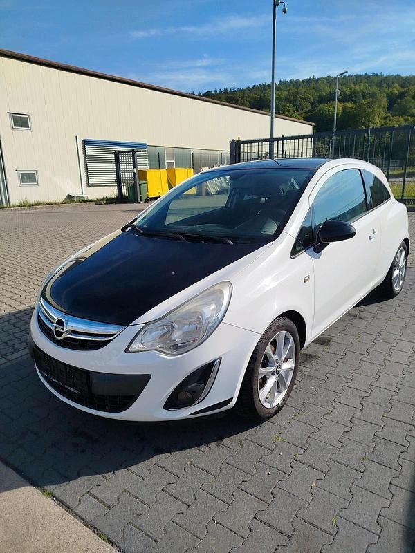 Weiß Gebraucht 2011 Opel Corsa Kleinwagen | 2.500 € (Superpreis) - Bild 1/4
