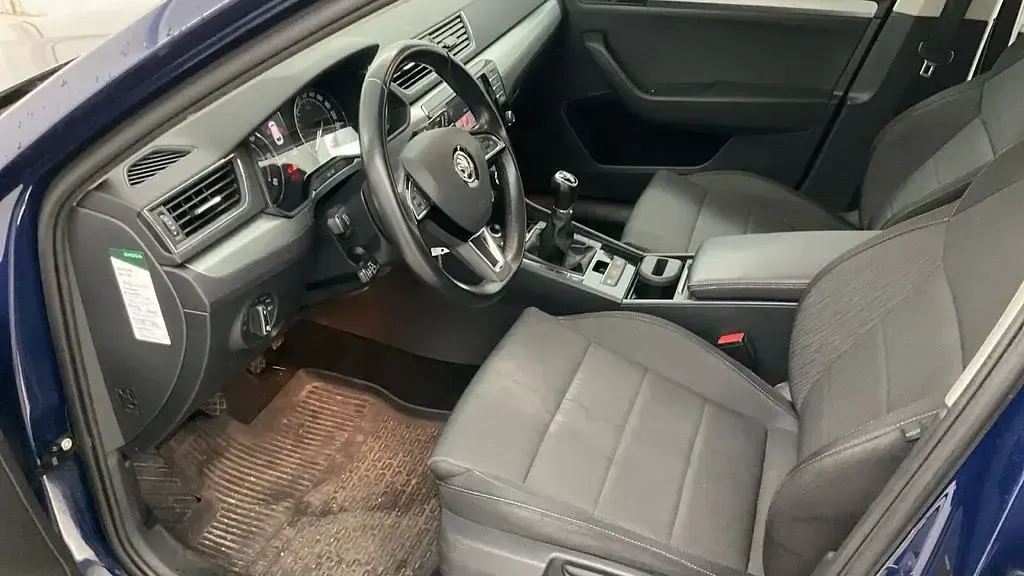 Gebraucht Skoda Superb Ambition 150 PS (110 kW) 2017 Blau Kombi