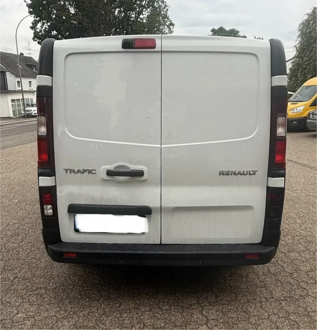 Gebraucht Renault Trafic 121 PS (88 kW) 2019 Weiß Van / Kleinbus