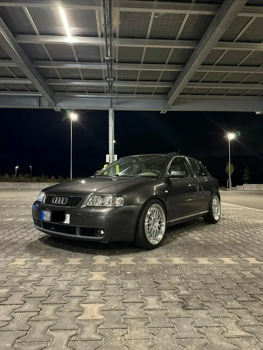 Gebraucht Audi A3 Design 210 PS (154 kW) 2026 Grau Kleinwagen
