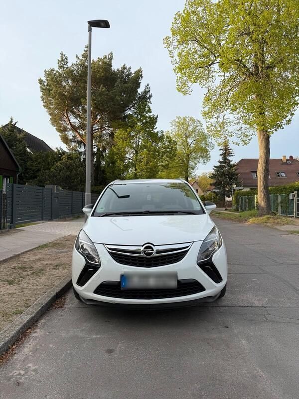 Weiß Gebraucht 2013 Opel Zafira Van / Kleinbus | 4.000 € (Superpreis) - Bild 1/4