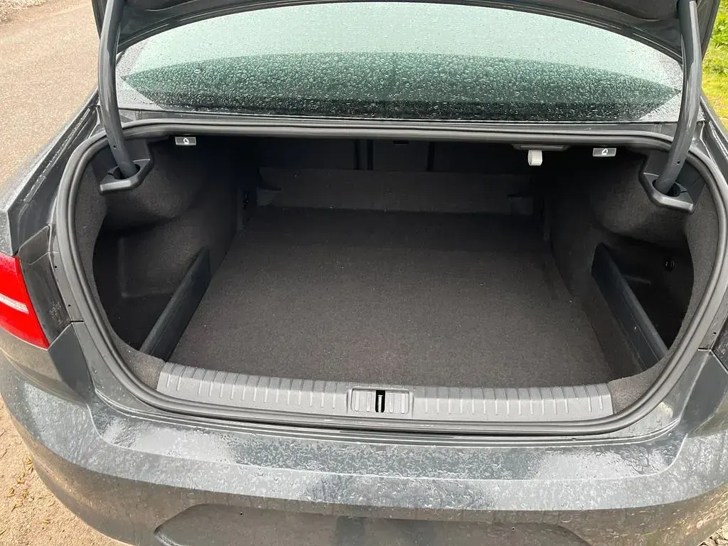Gebraucht VW Passat Highline 150 PS (110 kW) 2016 Grau Limousine