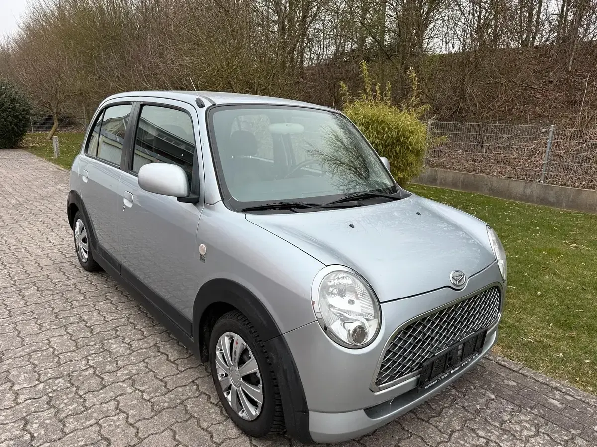 Gebraucht Daihatsu Trevis 58 PS (42 kW) 2009 Silber Kleinwagen