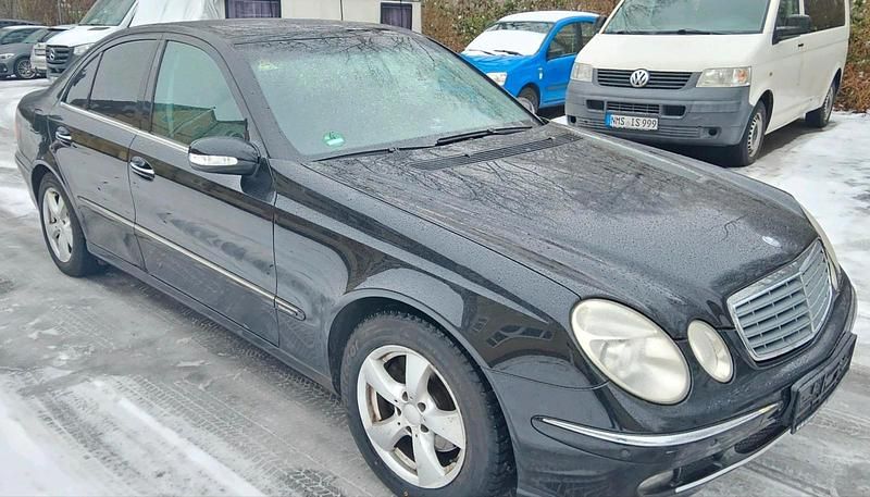 Gebraucht Mercedes E220 2005 Schwarz Limousine