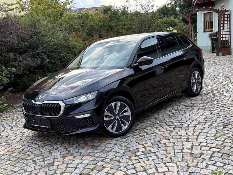 Schwarzmagic perleffekt Gebraucht 2024 Skoda Scala Selection Kleinwagen | 25.280 € (Etwas zu teuer) - Bild 1/4