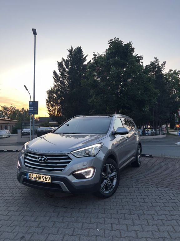 Silber Gebraucht 2016 Hyundai Grand Santa Fe Premium SUV | 20.999 € (Fairer Preis) - Bild 1/4