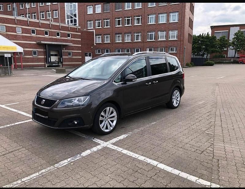 Braun Gebraucht 2015 Seat Alhambra Van / Kleinbus | 13.700 € (Etwas zu teuer) - Bild 1/4