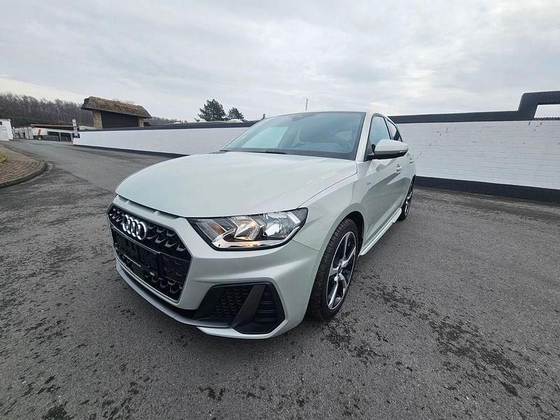 Silber Gebraucht 2023 Audi A1 Sportback S-Line Kleinwagen | 21.666 € (Fairer Preis) - Bild 1/4
