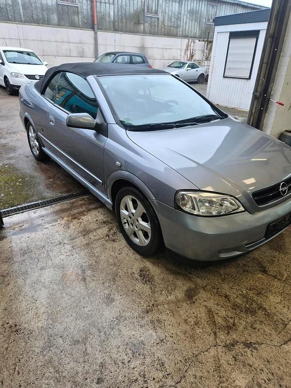 Gebraucht Opel Astra Cabriolet 147 PS (108 kW) 2004 Silber Cabrio