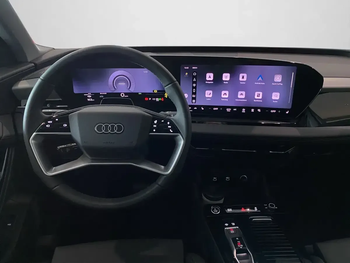 Neu Audi Q6 e-tron Ambiente 225 kW (306 PS) 2026 Magnetgrau SUV