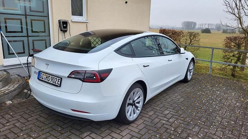 Gebraucht Tesla Model 3 RWD 239 kW (325 PS) 2022 Weiß Limousine