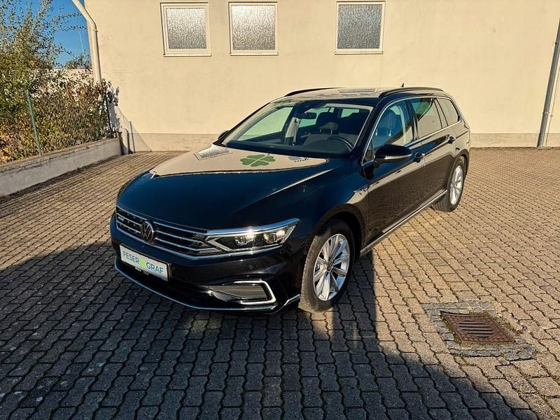 Gebraucht VW Passat GTE 218 PS (160 kW) 2022 Deep black perleffekt Kombi