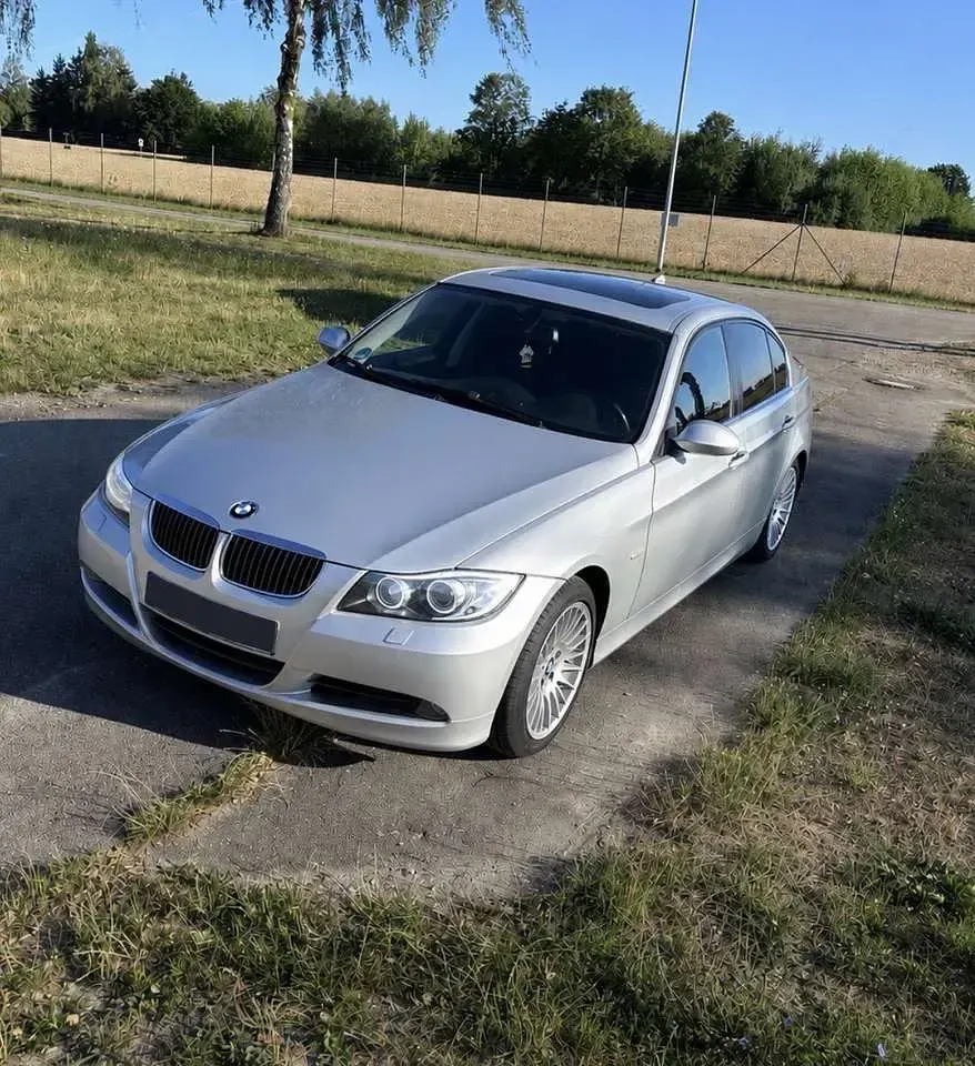 Gebraucht BMW 325 218 PS (160 kW) 2006 Grau Limousine
