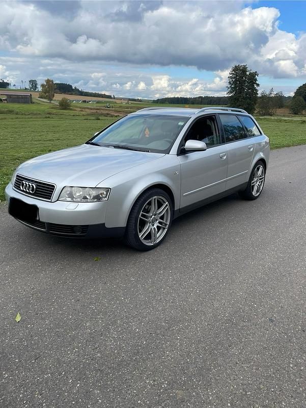 Silber Gebraucht 2002 Audi A4 Kombi | 999 € (Fairer Preis) - Bild 1/4