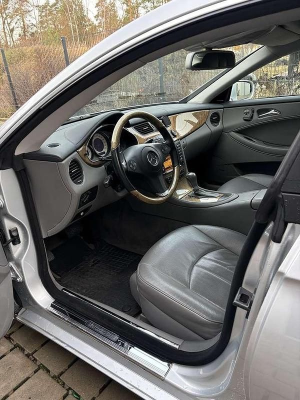 Gebraucht Mercedes CLS320 224 PS (164 kW) 2008 Silber Coupé