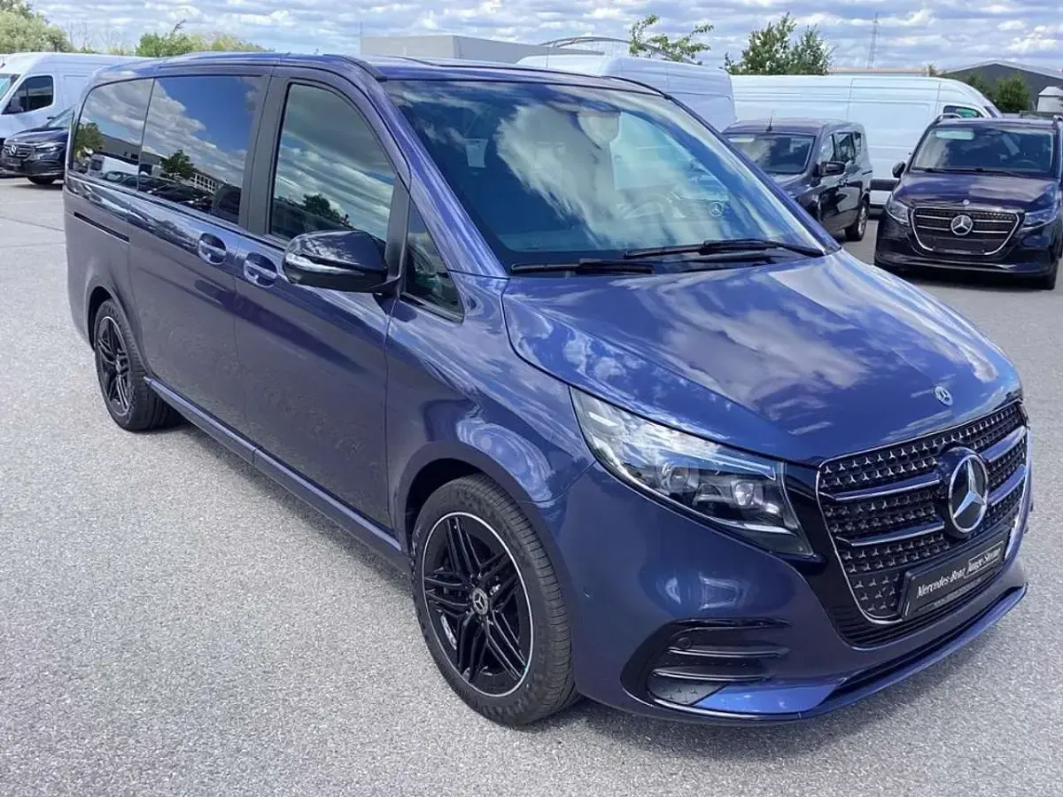 Gebraucht Mercedes V300 Avantgarde 237 PS (174 kW) 2025 Blau Van / Kleinbus