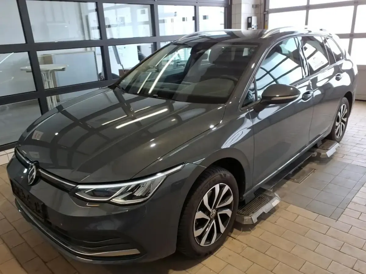 Gebraucht VW Golf VIII Active 150 PS (110 kW) 2023 Grau Kombi