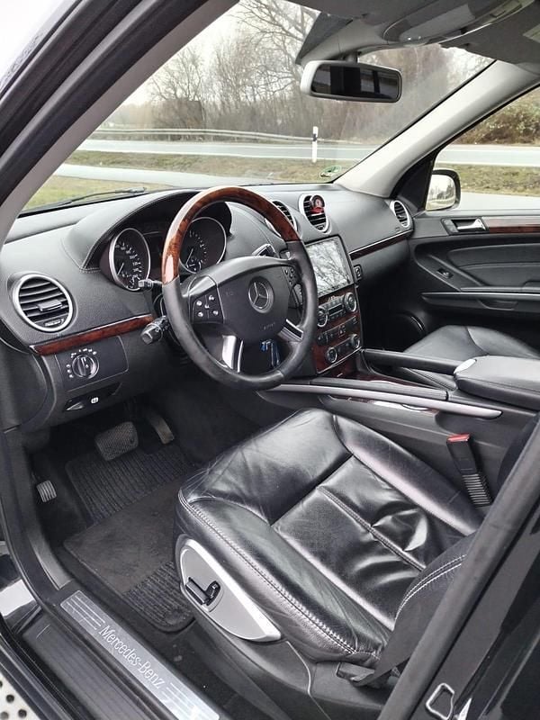 Gebraucht Mercedes GL320 224 PS (164 kW) 2009 Schwarz SUV