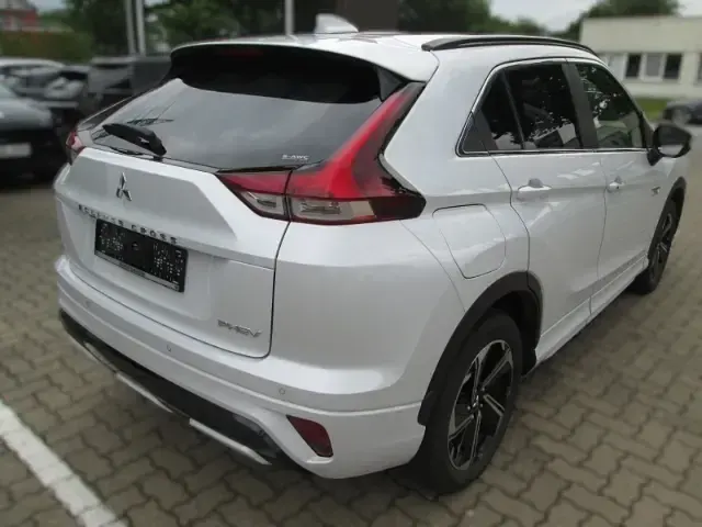 Gebraucht Mitsubishi Eclipse Cross Select 188 PS (138 kW) 2022 Weiß SUV