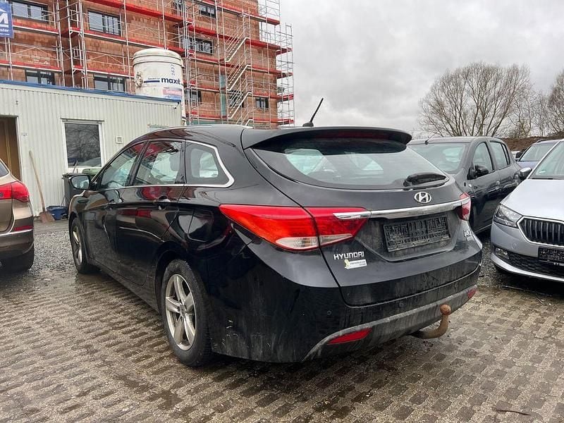 Gebraucht Hyundai i40 Edition 136 PS (100 kW) 2014 Schwarz Kombi