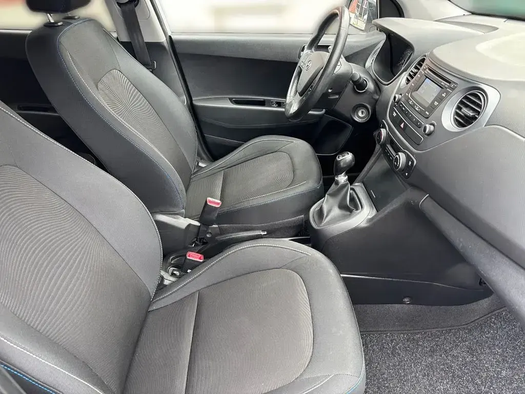 Gebraucht Hyundai i10 Passion 87 PS (63 kW) 2016 Weiß Kleinwagen