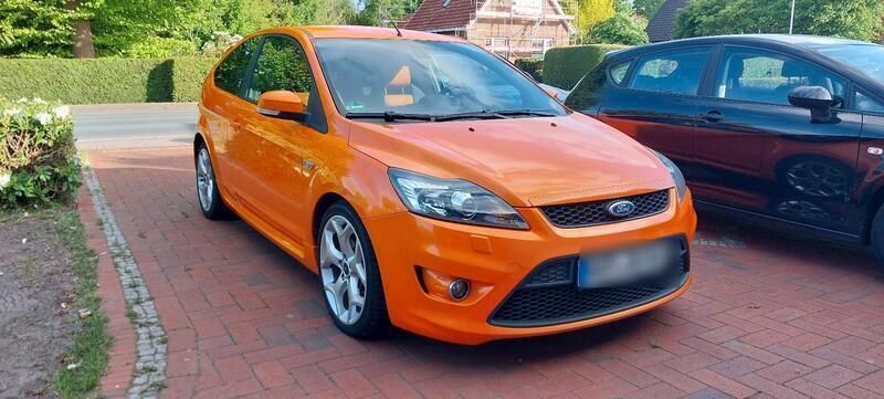 Orange Gebraucht 2008 Ford Focus ST Limousine | 8.000 € (Fairer Preis) - Bild 1/4