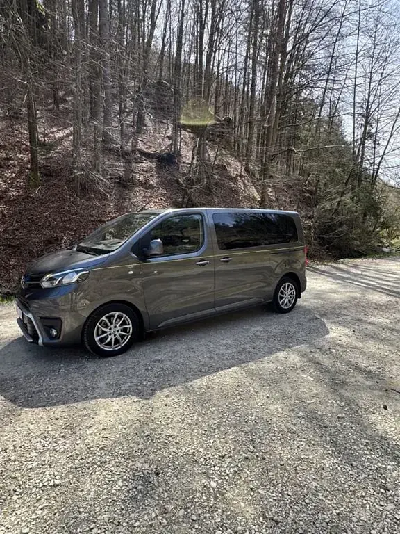 Gebraucht Toyota Proace 150 PS (110 kW) 2017 Grau Van / Kleinbus