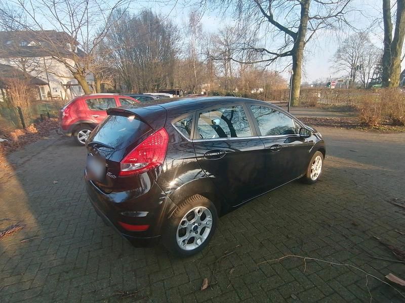 Gebraucht Ford Fiesta Titanium 82 PS (60 kW) 2013 Schwarz Kleinwagen