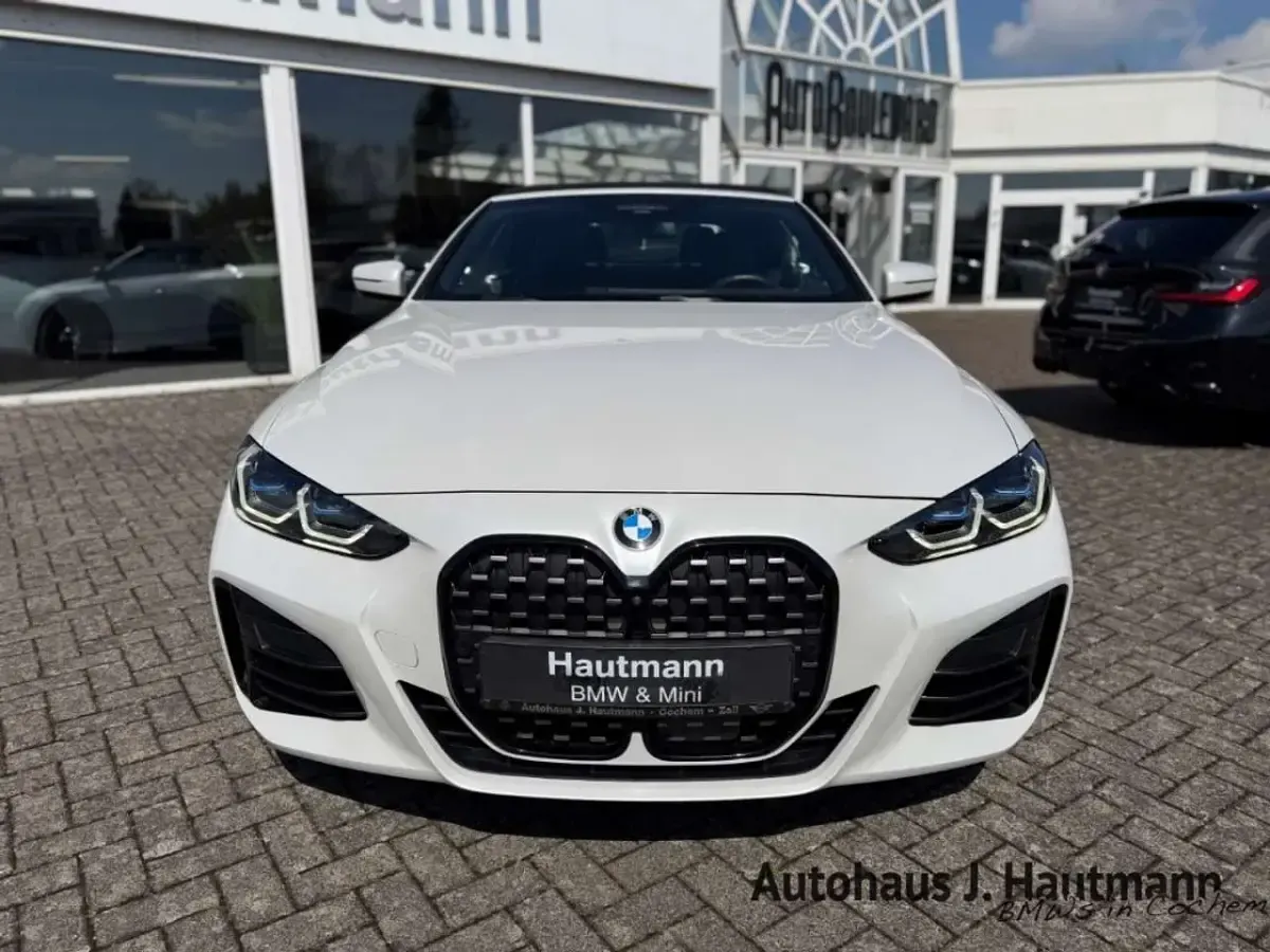 Gebraucht BMW 440 M Sport 374 PS (275 kW) 2023 Mineralweiss Cabrio