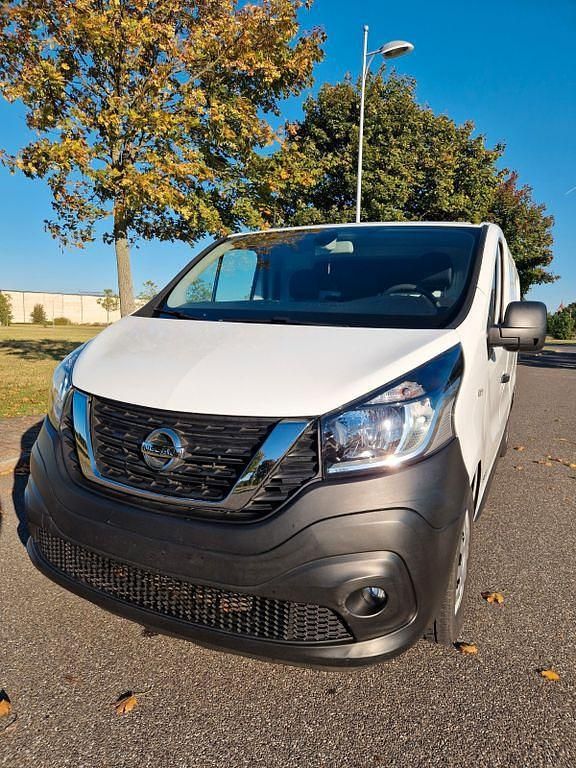 Weiß Gebraucht 2020 Nissan NV300 Van | 16.999 € - Bild 1/4