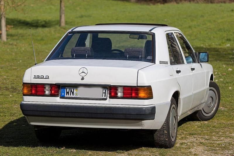 Second-hand Mercedes 190 75 CP (55 kW) 1992 Alb Berlinǎ