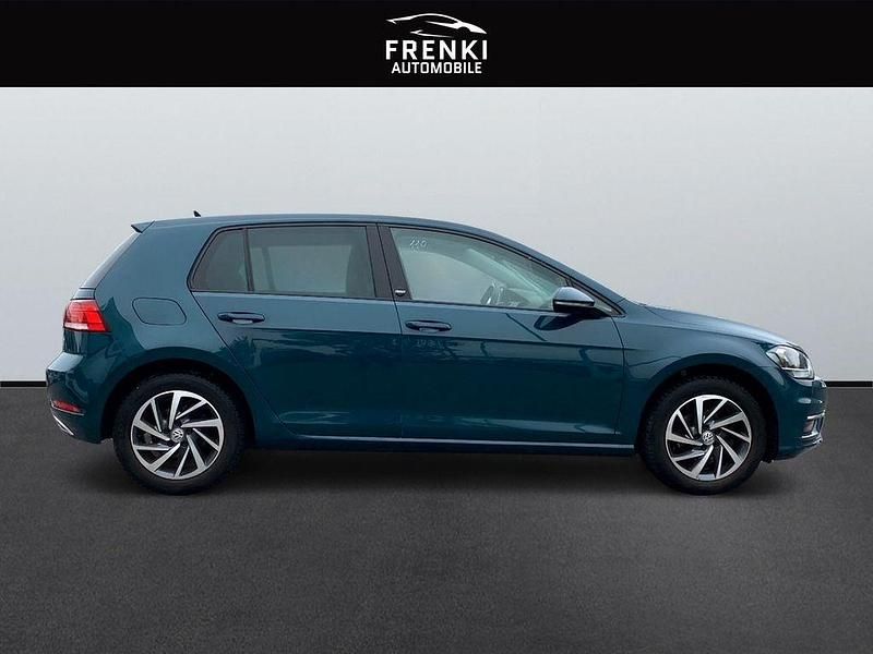 Gebraucht VW Golf Sound 86 PS (63 kW) 2017 Grün Limousine