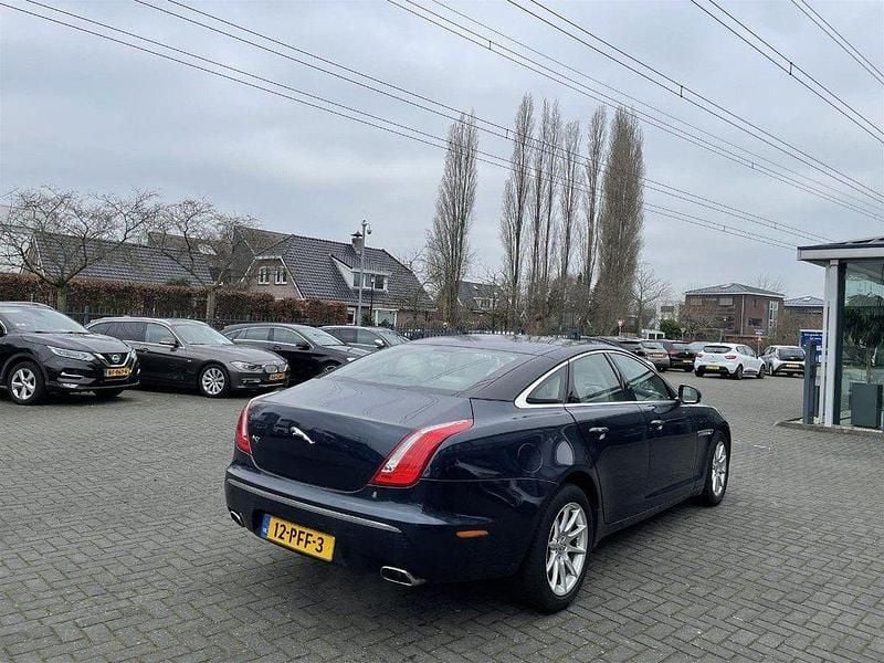 Gebraucht Jaguar XJ Premium Luxury 275 PS (202 kW) 2011 Blau Limousine