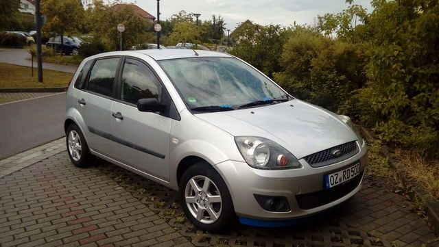 Gebraucht Ford Fiesta 80 PS (58 kW) 2006 Grau Kleinwagen