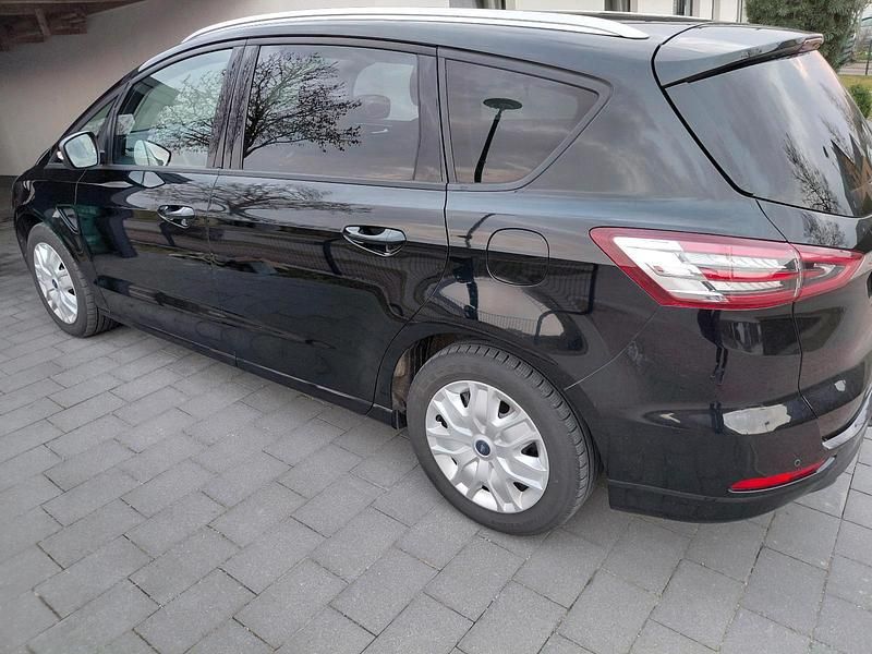 Gebraucht Ford S-MAX Titanium 150 PS (110 kW) 2017 Schwarz Van / Kleinbus