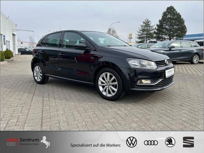 Gebraucht VW Polo 60 PS (44 kW) 2014 Deep black pearlescent Kleinwagen